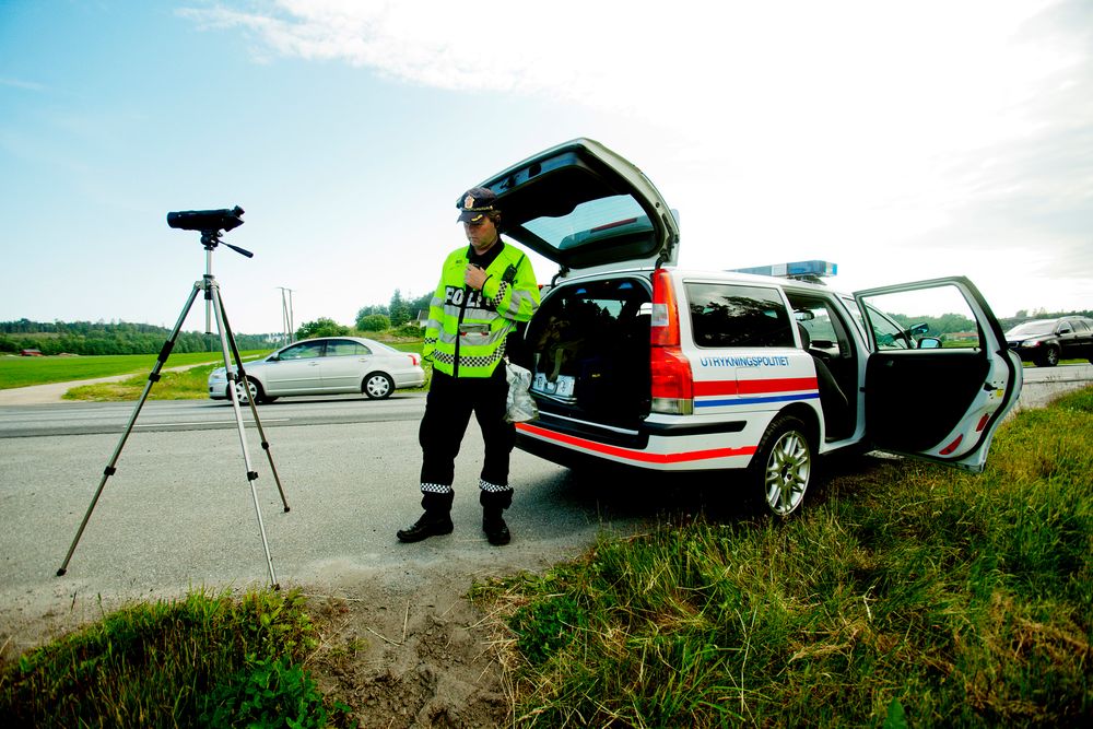 Å øke antall kontroller langs norske veier er et av tiltakene som kan få ned trafikkdøden,  ifølge en ny rapport fra TØI. 