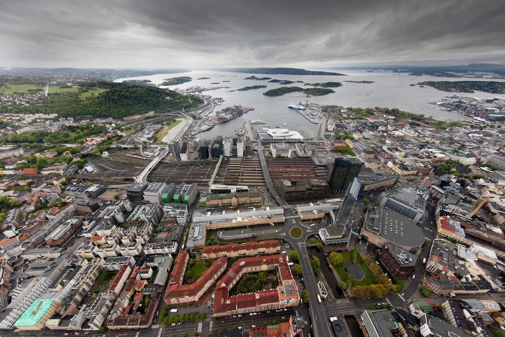 Oslo fra lufta - med Canon EOS 5Ds R og 11-24mm f/4. Foto: Eirik Helland Urke
