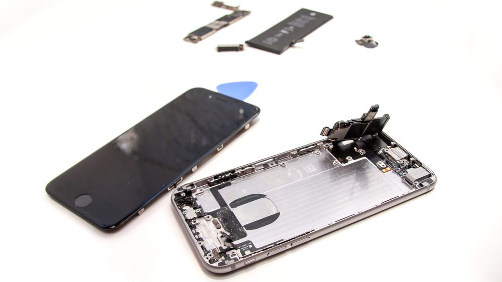 Hvordan ser det egentlig ut inni en smarttelefon? Vi skrudde opp iPhone 6 for å stille nysgjerrigheten. 