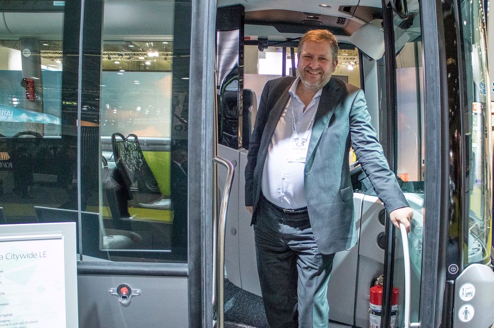 Teknologiglad: Sjefen for Ruter, Bernt Reitan Jenssen, elsker ny teknologi. Det kommer godt med når han skal manøvrere i Oslos fremtid på kollektivtransport.