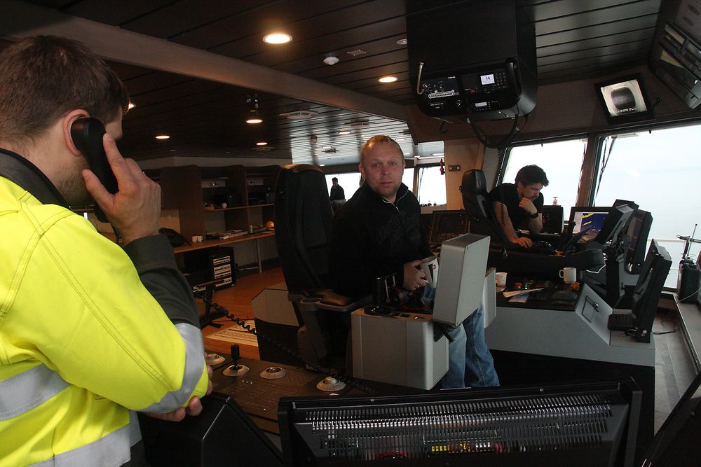 Noryards’ Harald Ådnanes, kaptein Lars Heltne og servicetekniker Einar Sæland fra NOV. 
