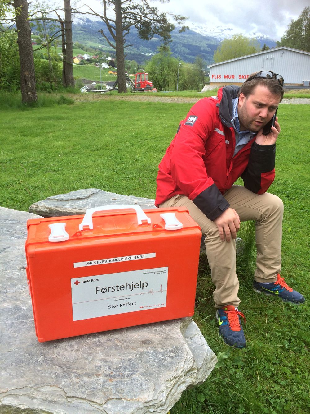 Føre var. Åsmund Møll Frengstad, gründer av oppstartsbedriften Meshcrafts, skal snart rappelere ned veggen til VossVind. 