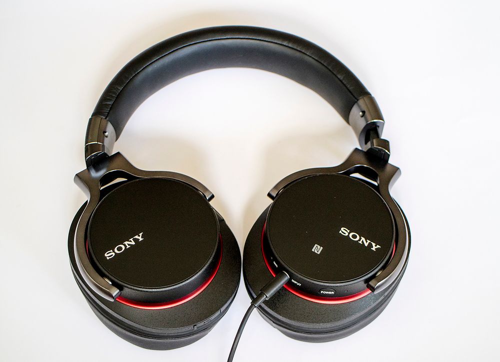 Sony MDR-1A BT kan vri øreklokkene sideveis.