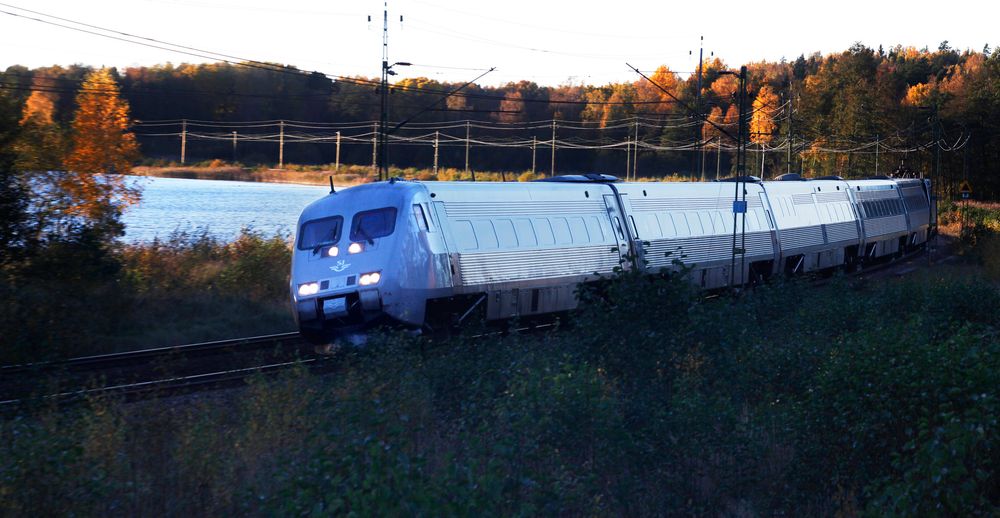 Svenske SJ får likevel kjøre sine X 2000-tog mellom Stockholm og Oslo fra 9. august som planlagt. 