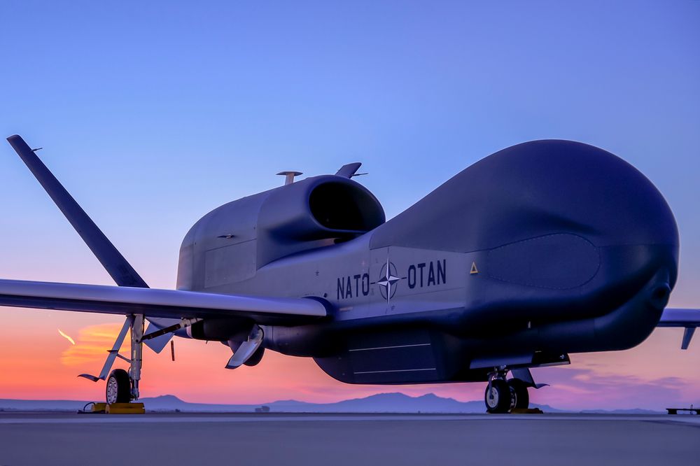 Northrop Grumman avduket Natos første Global Hawk på et arrangement i Palmdale, California 4. juni. 
