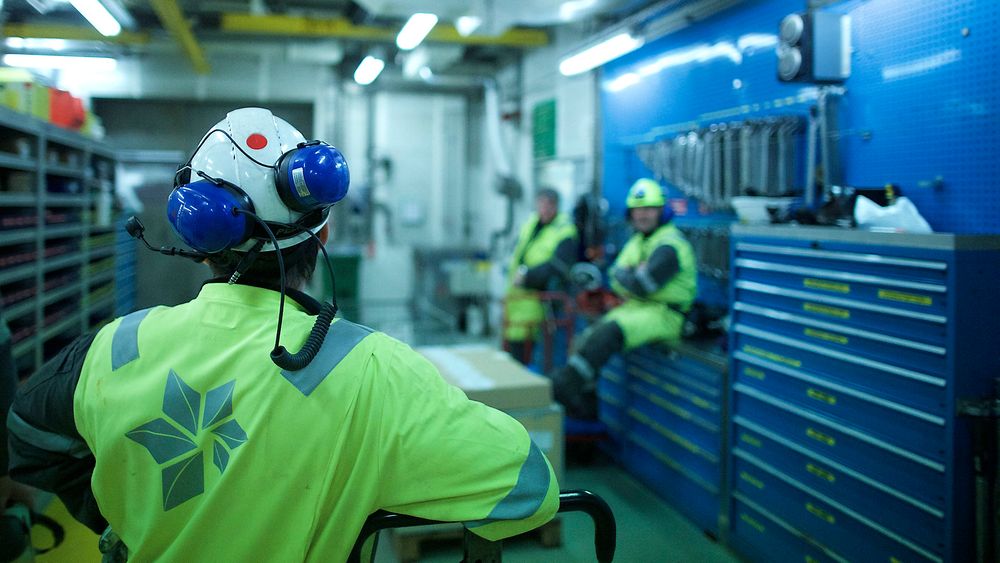 Statoil bekreftet tirsdag at selskapet skal kutte opp til 1500 fast ansatte innen utgangen av 2016.