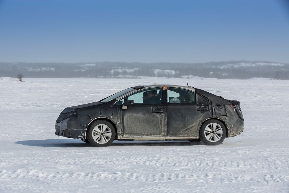 Toyota FCV-prototypen er blitt testet i Nord-Amerika et drøyt år. Vesentlig for norske kunder er at hydrogenbilen har lagt bak seg mange mil i minus 30 grader i Yellowknife nord i Canada. 