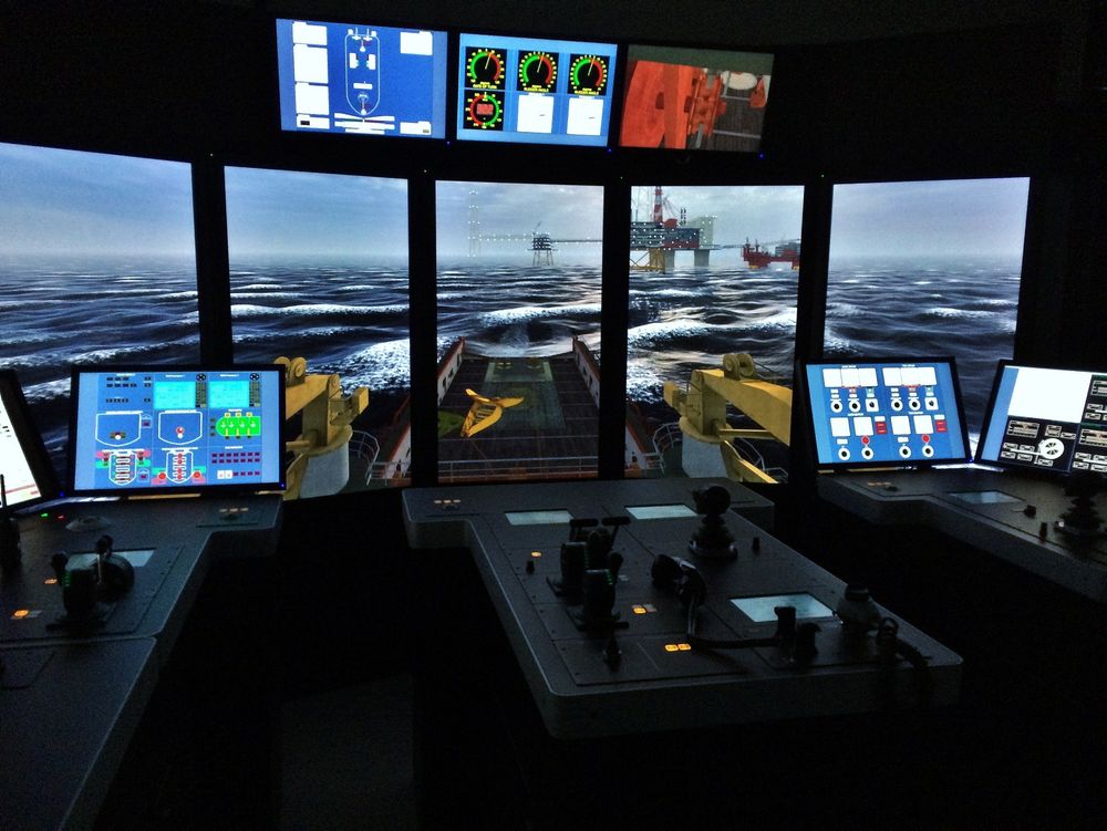 Simulatormodellen er den første av sitt slag i Norge, og er en tro kopi av Floatel Superior. Den er utviklet i tett samarbeid mellom Simsea, Floatel International og Kongsberg Maritime.