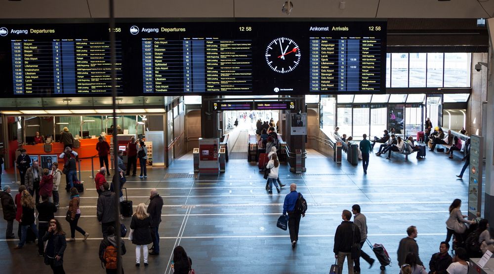 Forsker Sindre Høyland mener vi bør vurdere samme type overvåkning av offentlig transport som i Madrid til norske transportterminaler som Oslo S. 