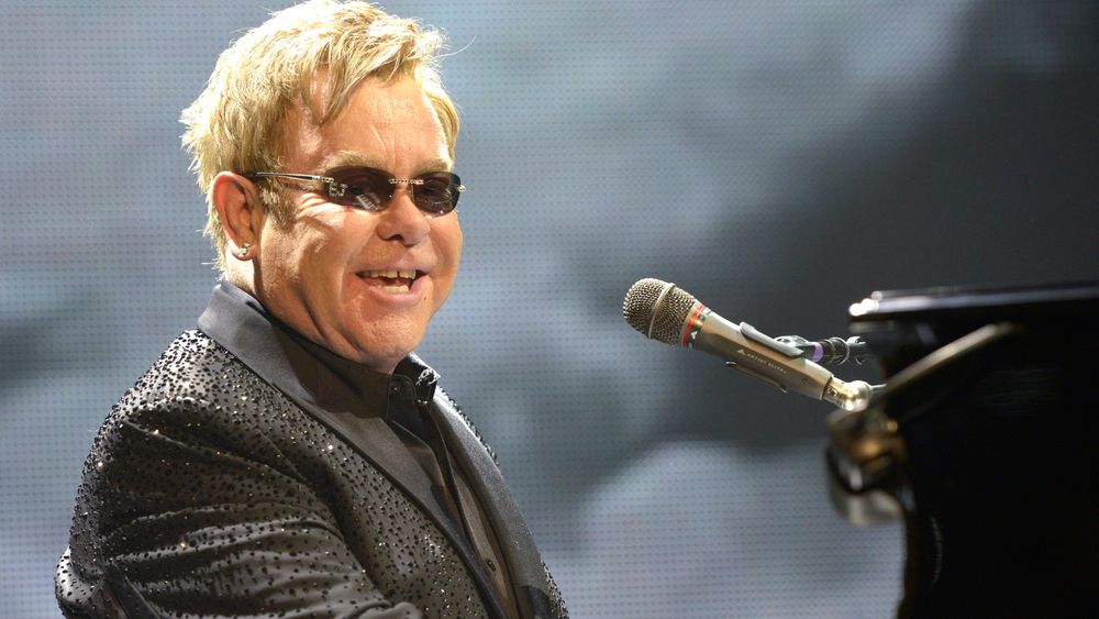 KAPTEIN PÅ STATOIL-FEST: Elton John.