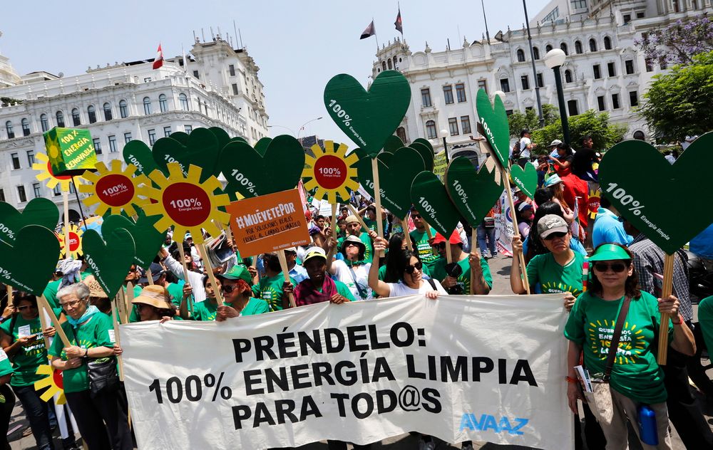  Onsdag demonstrerte miljøforkjempere i Perus hovedstad Lima i forbindelse med klimamøtet som foregår. 