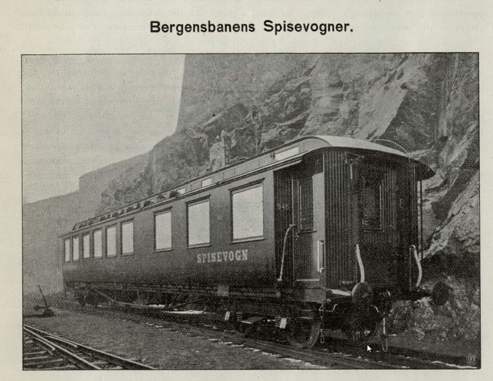 Den luksuriøse spisevognen på Norges nye fantastiske jernbane mellom Oslo og Bergen.