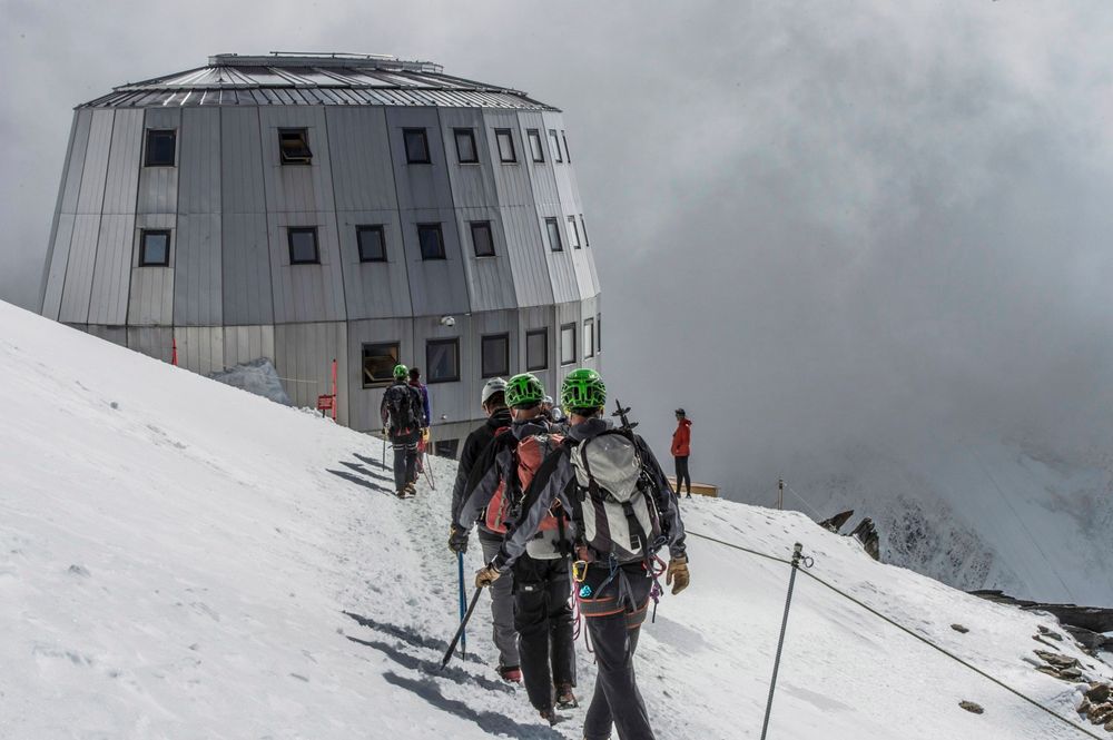 Refuge du Gouter ligger på 3835 meters høyde på toppen av Aiguille du Gouter.