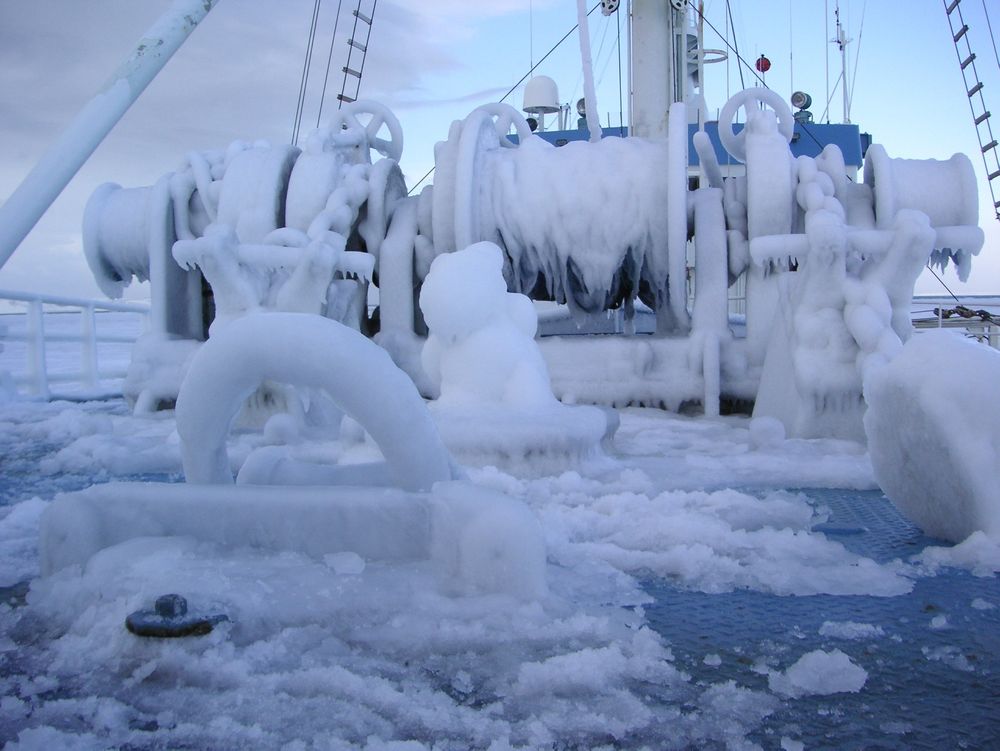 Kaldt: Her har et skip blitt fullstendig nediset i møtet med den arktiske kulden. 