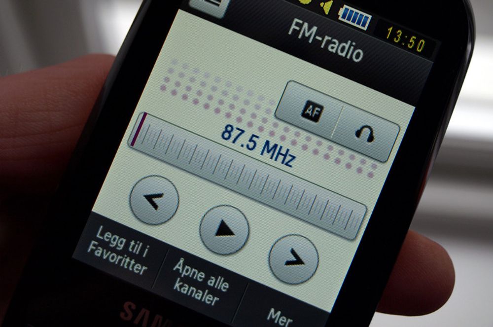 Samsung S3650 Corby Radio
