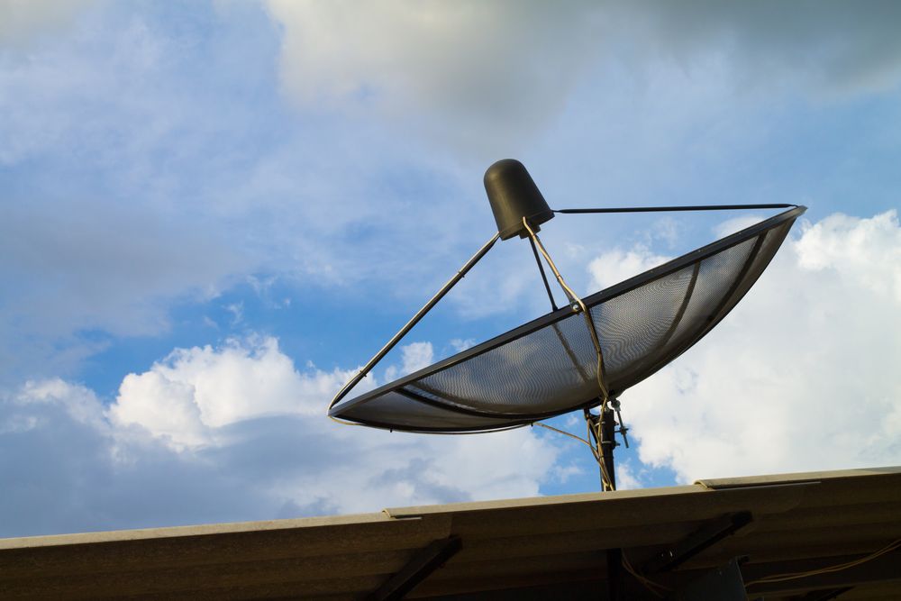 Ved hjelp av satelittkommunikasjon, skal dekningshullene i Norge tettes for at tjenester som AMS skal kunne fungere.