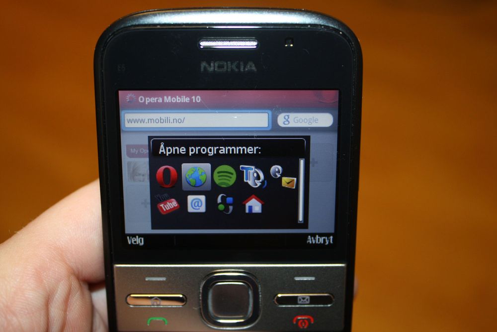 Symbian har ekte multitasking.