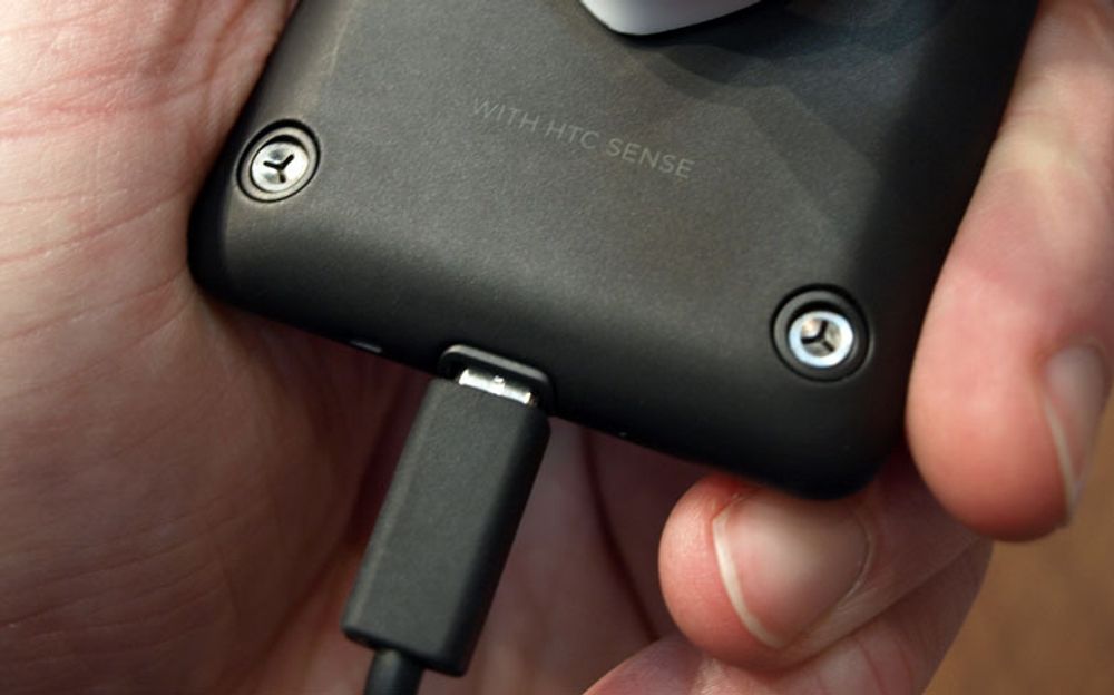 HTC HD Mini - Bakpå