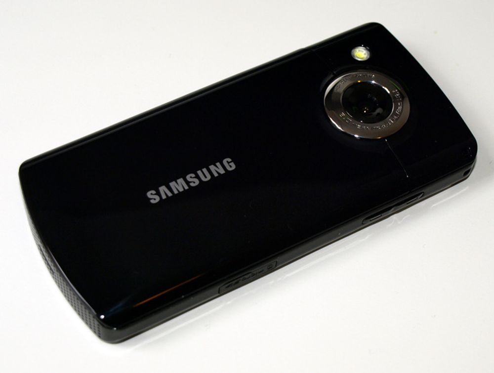 Samsung Omnia I8910 HD Bakside