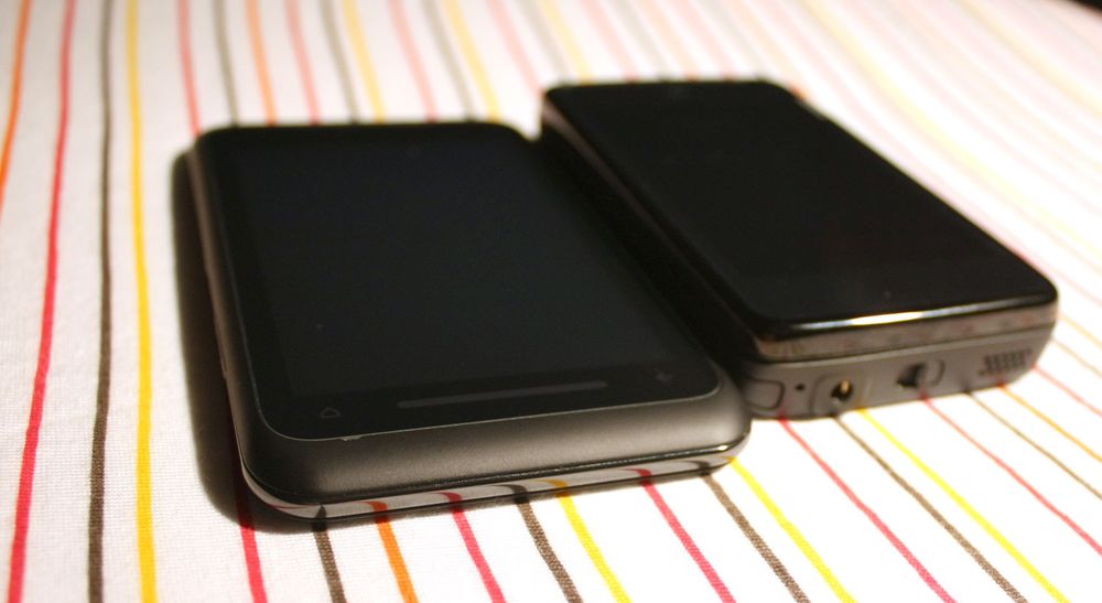 TG01 sammenlignet med Nokia N900 - en skikkelig tjukkas.