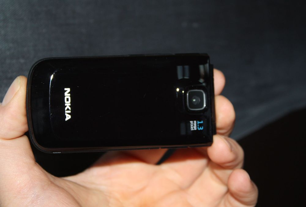 Nokia 2720 Fold er ikke spesielt stor.