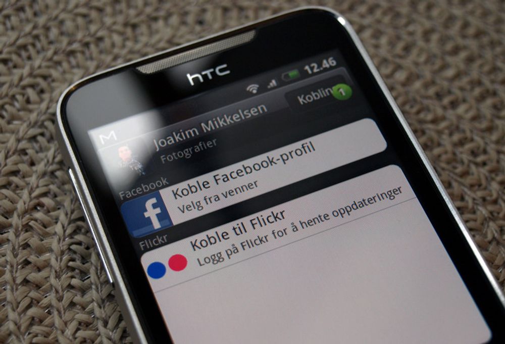 HTC Legend - Koble kontakter til sosiale medier