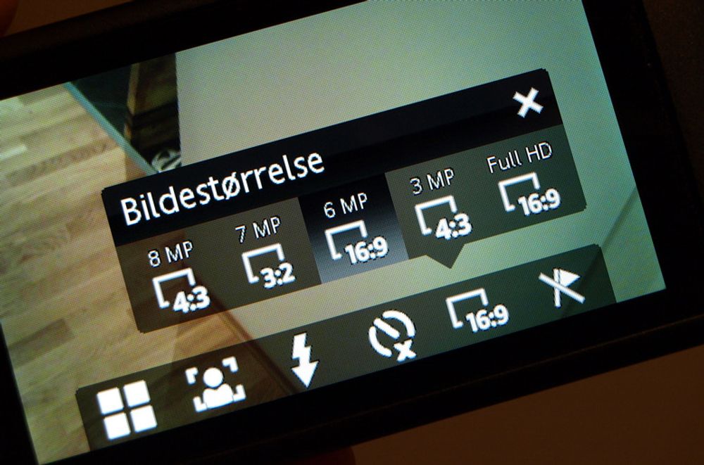 Sony Ericsson U10i Aino Bildestørrelser