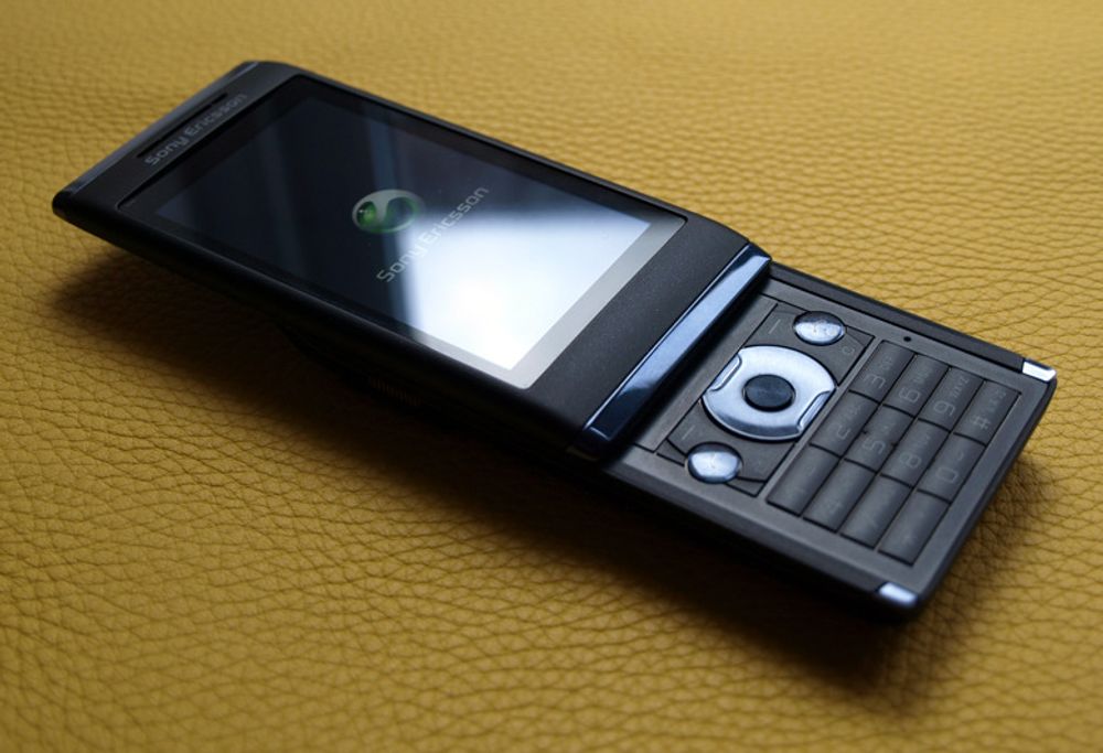 Sony Ericsson U10i Aino Slider
