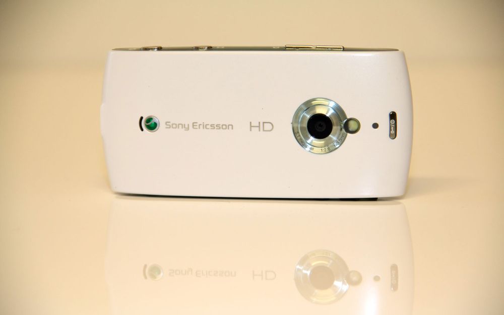 Kameraet tar bilder i 5 megapiksler og video i 720p.