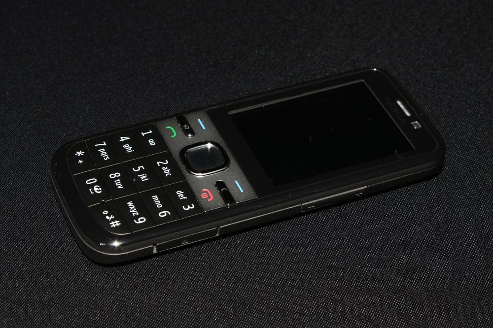Nokia C5 har en hendig størrelse.