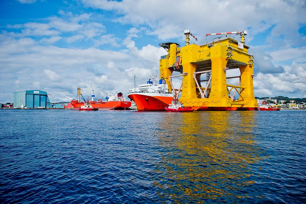 Dolwin beta skal gjennomgå en rekke installasjoner i Haugesund og klargjøres før den slepes ut i tysk farvann. Her skal den ta i mot elektrisitet fra havvindmøller.