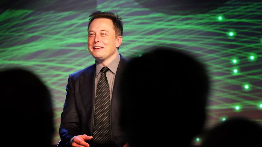 Tesla-sjef Elon Musk var blant de prominente navnene på åpningen av oljemessa ONS i Stavanger mandag. 
