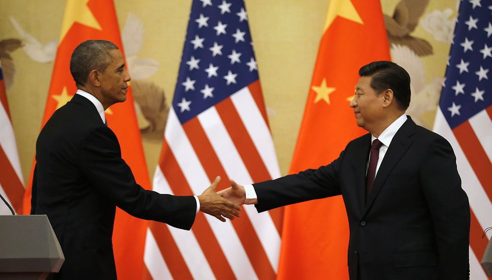 USAs president Barack Obama og Kinas president Xi Jinping gratulerer hverandre med enigheten om nye mål for CO2-utslipp. 