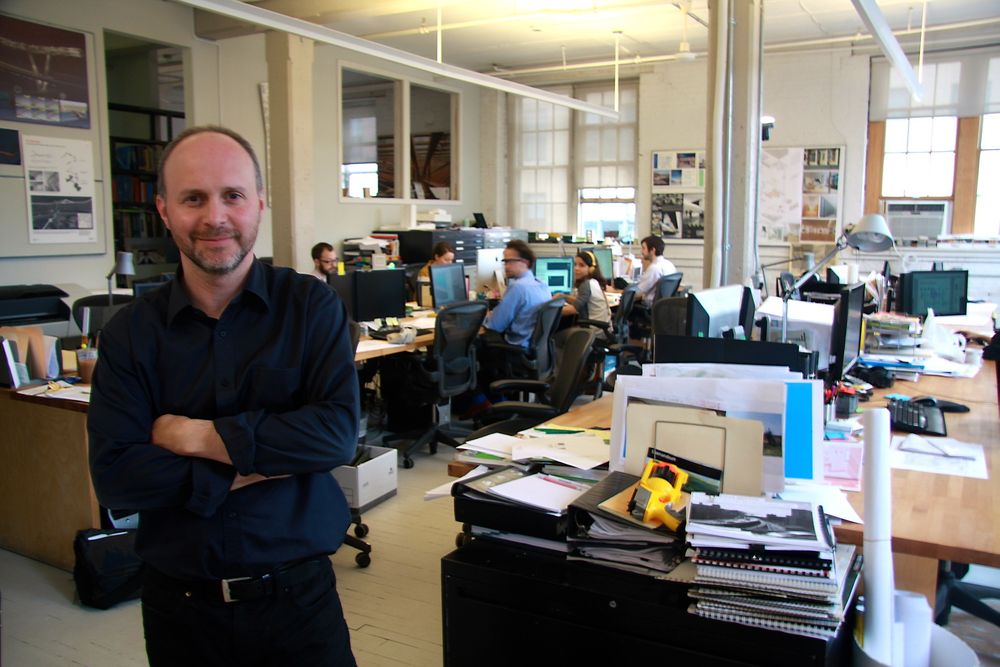 Byplanlegger Adam Lubinsky er en nøkkelperson i den strategiske utviklingen av Brooklyn som en tech hub. 