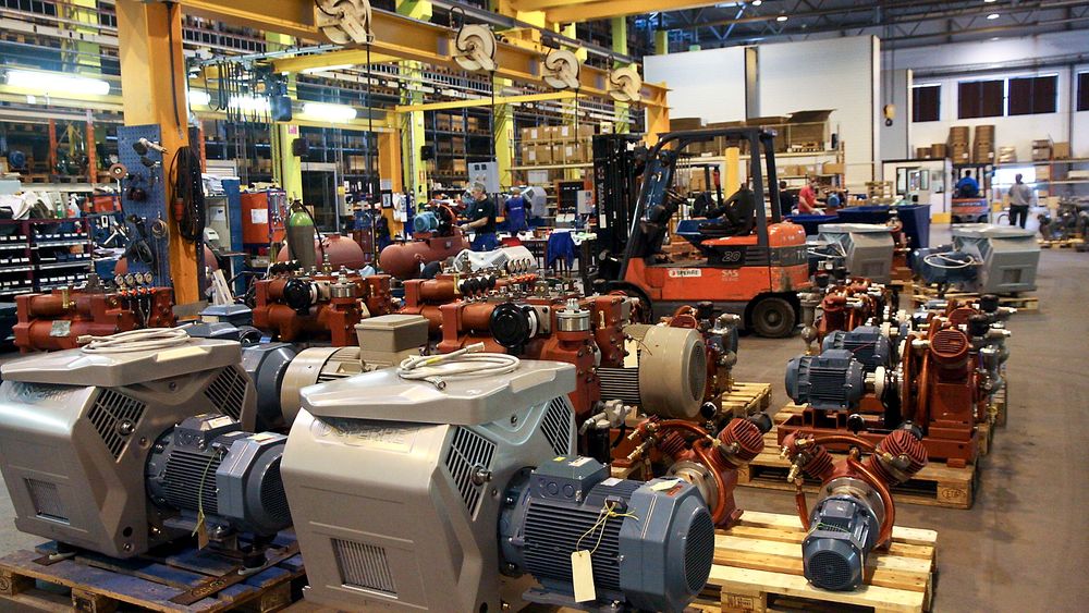 Logistikk: Sperre Industri har lagt mye vekt på logistikk og effektiv  interntransport. Lageret er helautomatisk. 