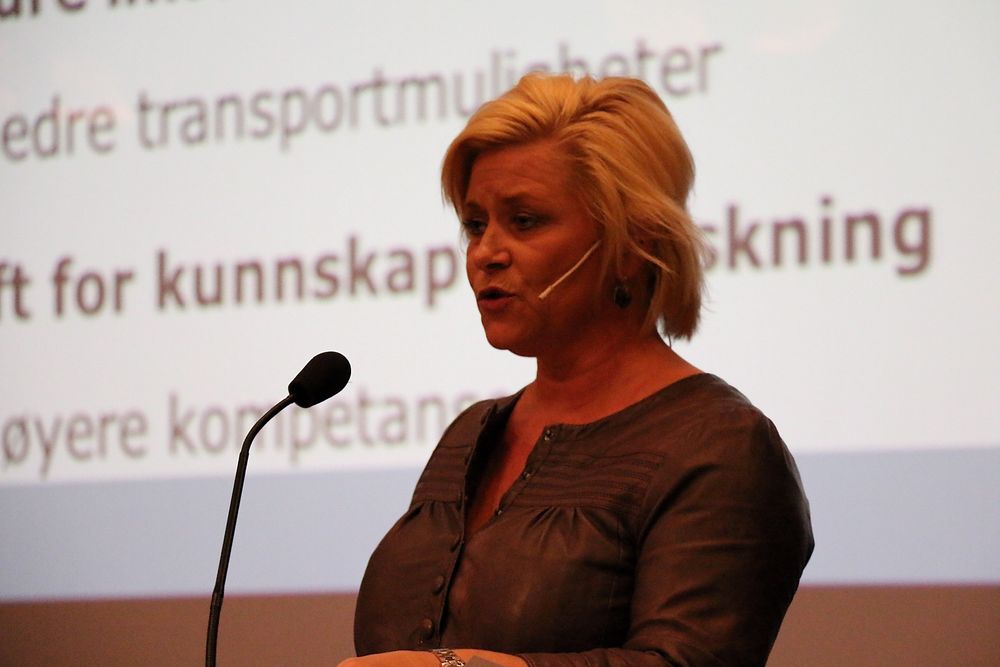 Dialog: Finansminister Siv Jensen hadde lite nytt å tilby norsk industri, som sysselsetter 130.000 personer og omsetter for 616 milliarder kroner. 