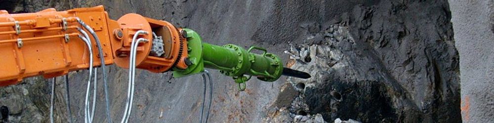 Yamamoto er en av dem som leverer såkalte rocksplitters som kan brukes til tunnelbygging der hvor det ikke er lov å sprenge eller bruke TBM.