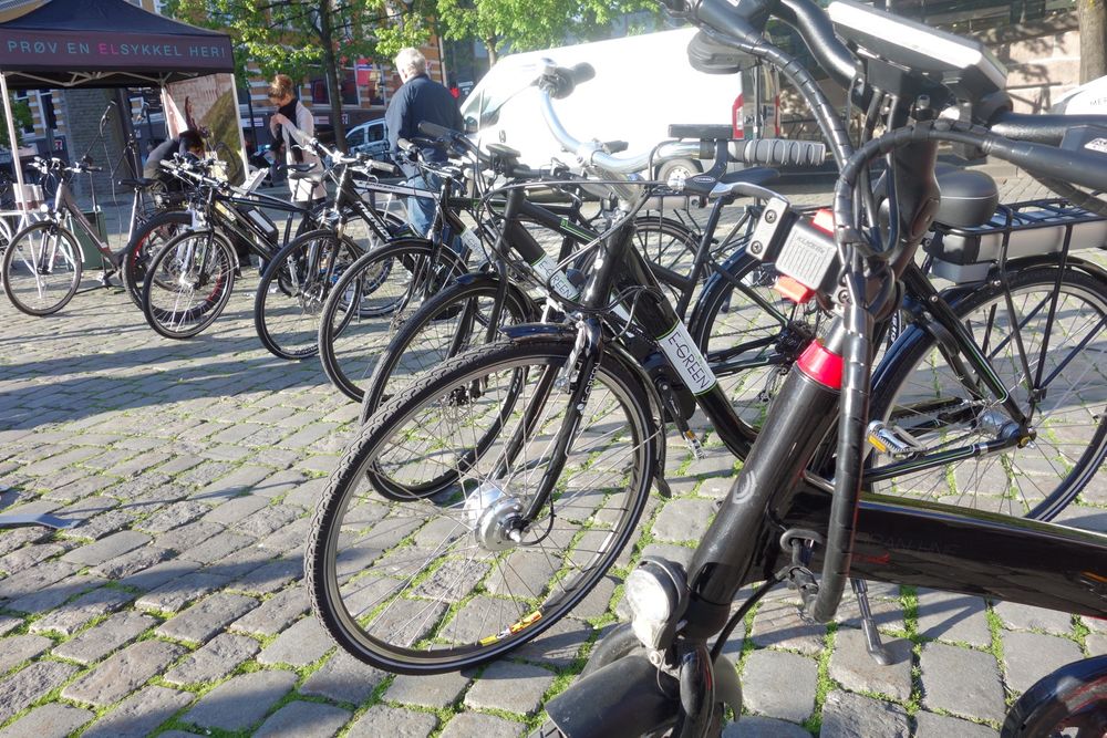 ELLE, MELLE: Det finnes mange elsykkelmodeller på markedet. Kartlegg behovene og finn ut nøyaktig hva du trenger før du kjøper, råder Norges Syklistforening.
