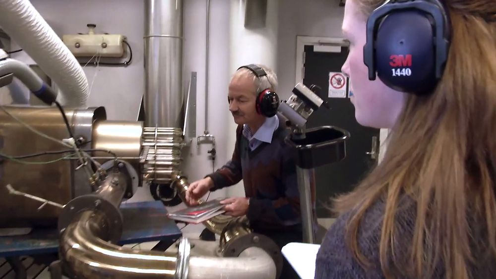 – De seneste forsøkene vi har gjort viser at ingen farlige sotpartikler slipper gjennom det nye filteret, og at vi samtidig har oppnådd en kraftig reduksjon av NOX-partikler, sier doktorgradsstipendiat Jeanette Hvam.