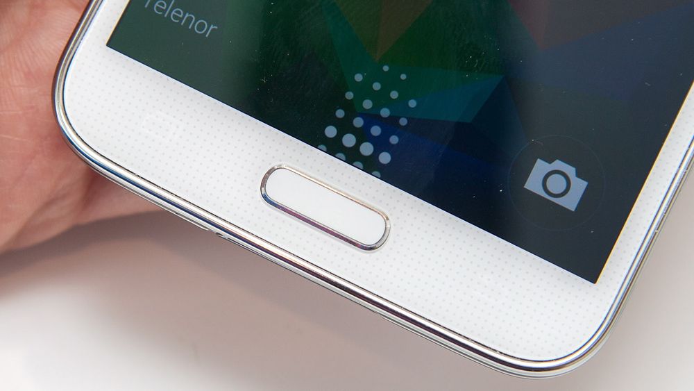 Mobiler som Samsungs Galaxy S5 kan være utsatt for fingeravtrykk-tyveri.