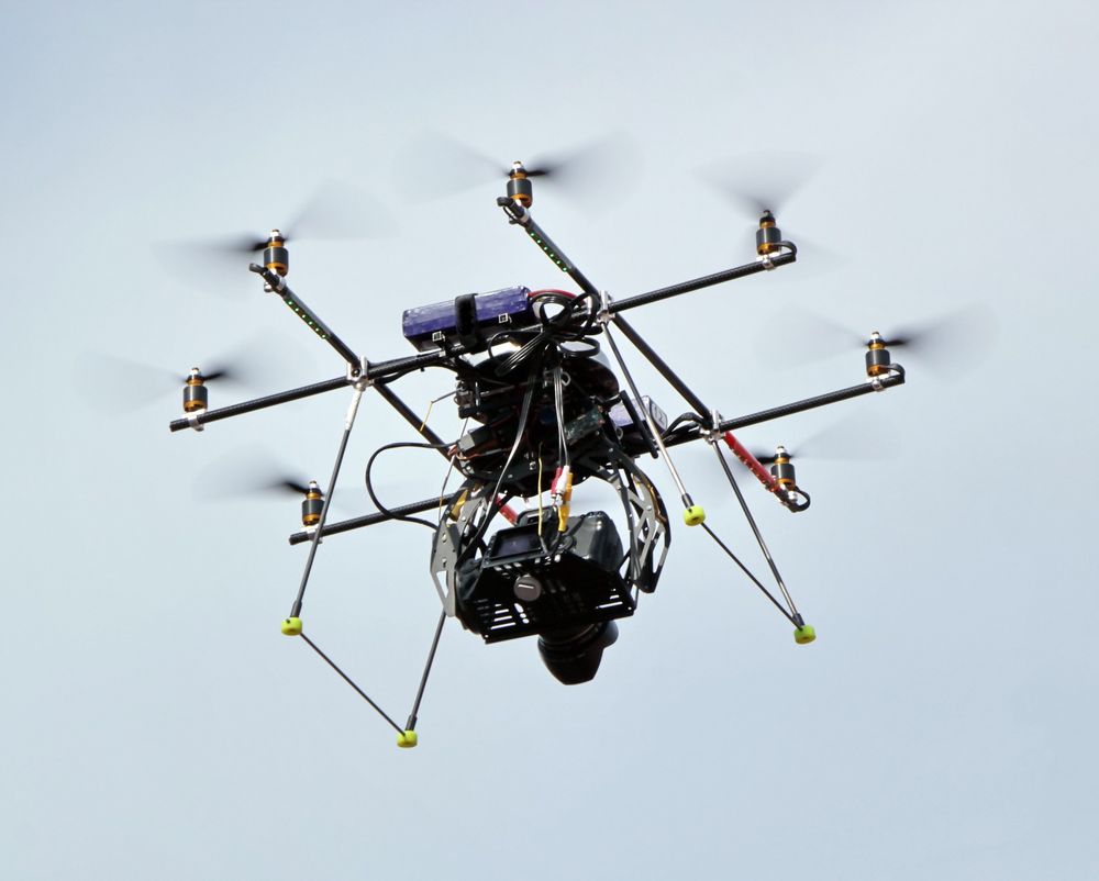 Droner med påmonterte kamera skal få strengere regelverk om EU-kommisjonen får det som de vil.