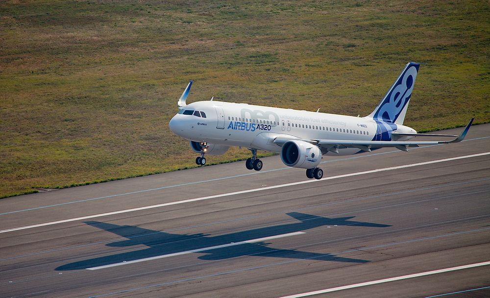 Det første A320 Neo-flyet, MSN-6101, tar av for første gang fra Toulouse-Blagnac lufthavn. 