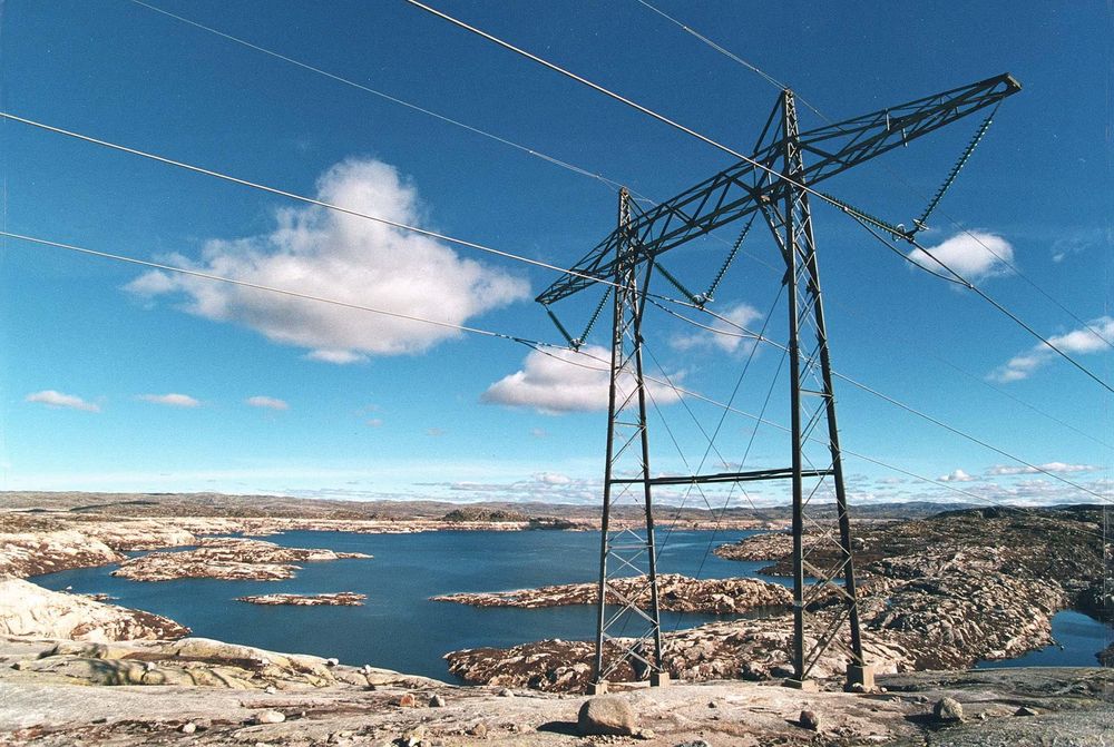 Må gjøre tiltak i kraftsystemet: Energirevolusjonen i Europa gir store utfordringer for kraftnettet i årene som kommer. Foto: Scanpix