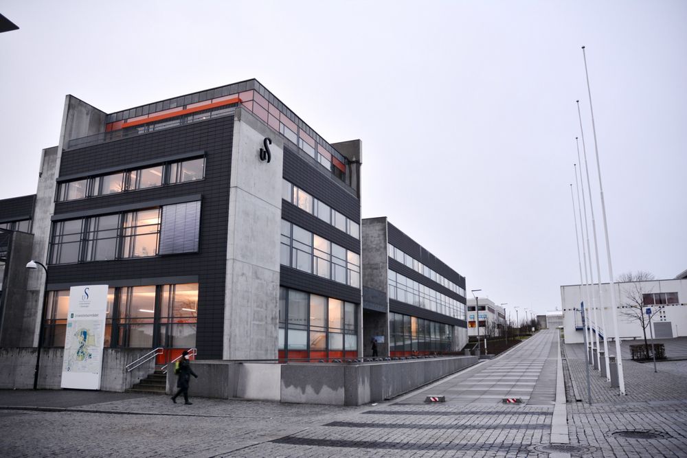  Universitetet i Stavanger og GE Oil & Gas har inngått en samarbeidsavtale som kan gi sårt tiltrengte professor 2-stillinger til oljefag. 