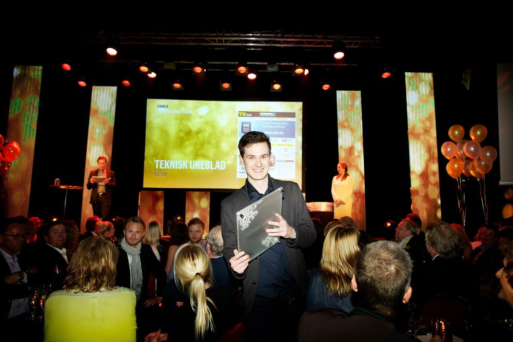 tu.nos frontsjef Stein Jarle Olsen tok imot prisen for Årets nisjenettsted under Nordiske Mediedager i Bergen. 