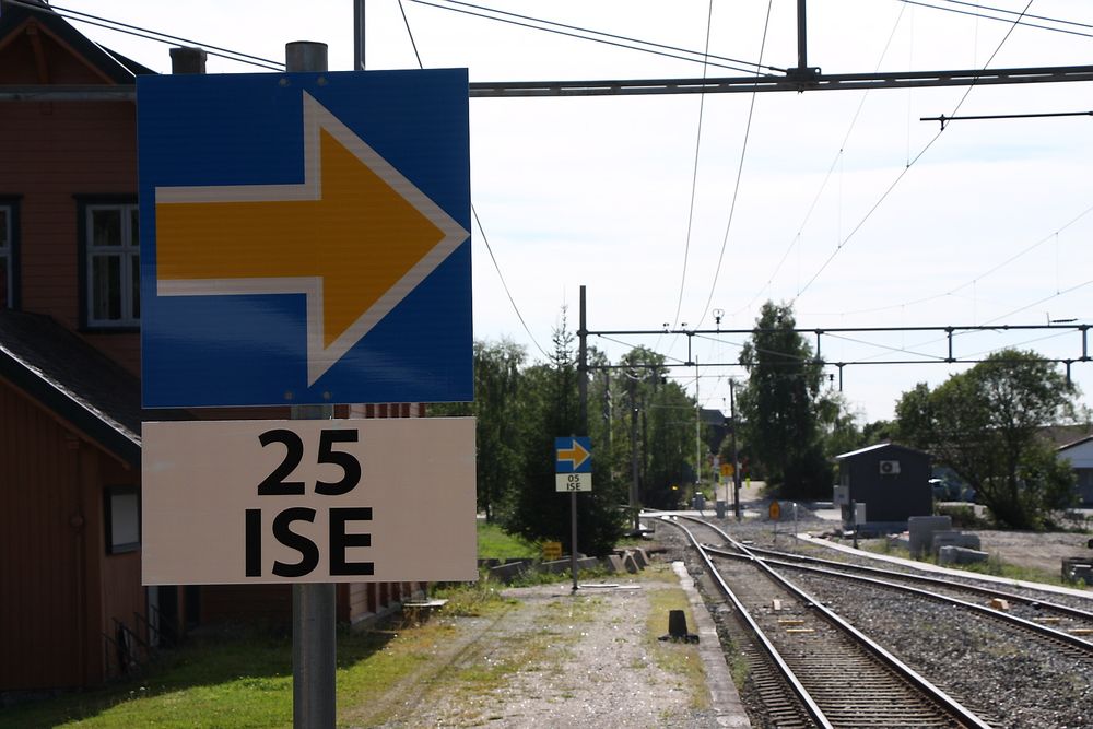  SLUKKET: Ved Ise stasjon på Østre linje er lyssignalene erstattet med digitale løsninger. Og nå har Jernbaneverket laget ønskeliste for resten av landets jernbanenett.