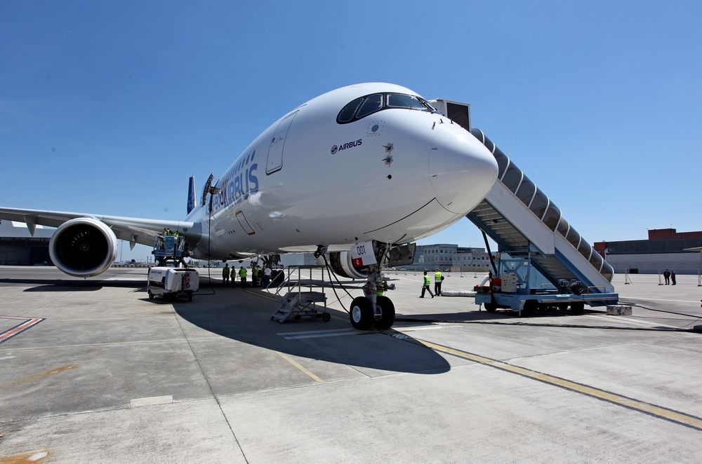 A350XWB MSN-1 fløy første gang 14. juni. Senere har SAS bestilt åtte slike langdistansefly i tillegg til fire oppgraderte A330-300. 