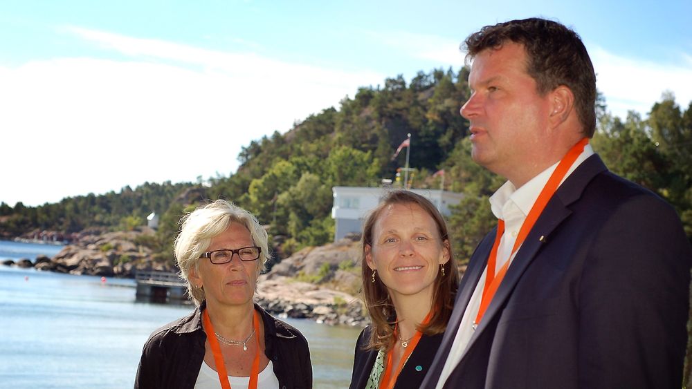 2. nestleder i LO, Hans-Christian Gabrielsen og Tekna-president Lise Lyngsnes Randeberg (midten) mener norsk arbeidsliv er helt unikt innovasjonsmessig. Her sammen med Jorunn Voje fra Elkem.  