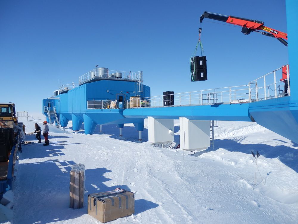 LANG BYGGETID: Det tok fire år å bygge Halley VI. Hovedårsaken var den korte Antarktiske sommeren, som bare varer ni uker. 