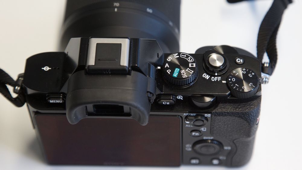 Søker: Sony A7 byr på en høyoppøløst elektronisk søker. Foto: Eirik Helland Urke